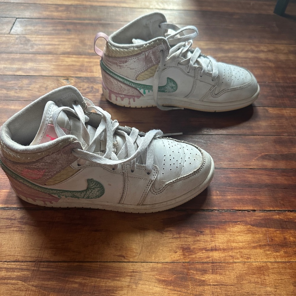 3Y Nike Air Jordan Drips “ice cream” gently used